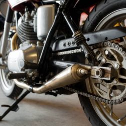 Comment bien entretenir son équipement moto pour prolonger sa durée de vie et garantir votre sécurité
