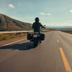 Moto et écologie : comment rouler plus vert sans sacrifier le plaisir de conduire