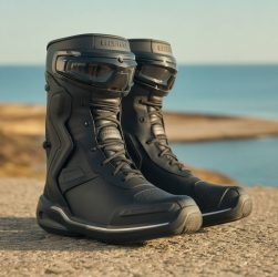 Comment bien choisir ses bottes moto : sécurité, confort et style pour tous les types de trajets