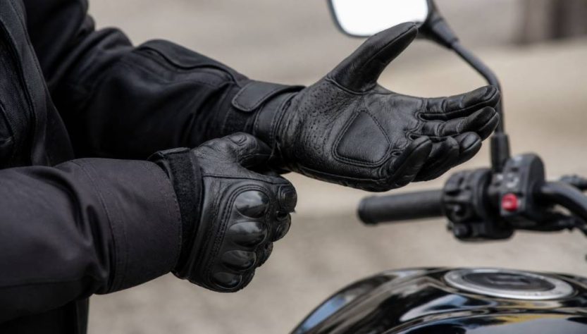 Comment choisir ses gants moto mi-saison : protection, confort et adhérence pour rouler au printemps et à l’automne