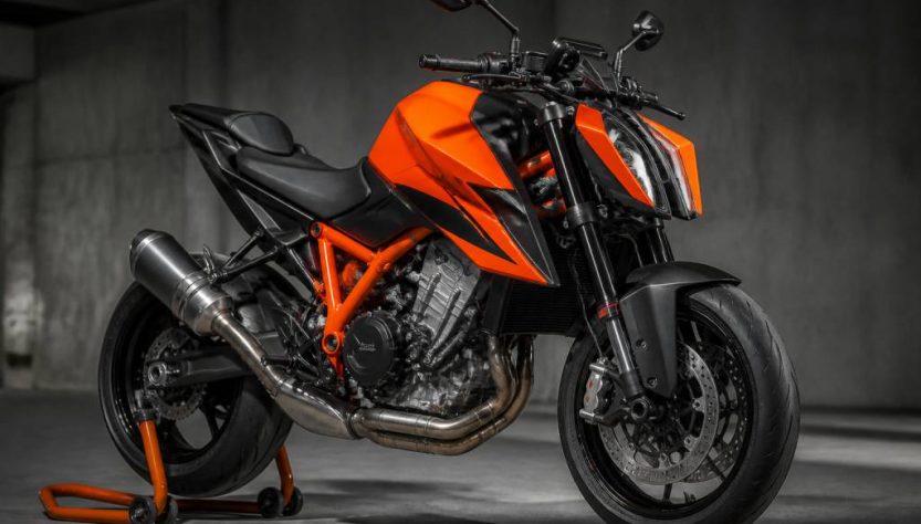 KTM 990 Duke R 202 caractéristiques, performances et prix de la nouvelle moto sportive