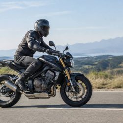 Ktm 390 duke 202 prix, caractéristiques et avis sur le roadster autrichien