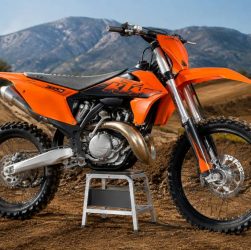 300sx : guide complet de la moto cross 2 temps de KTM