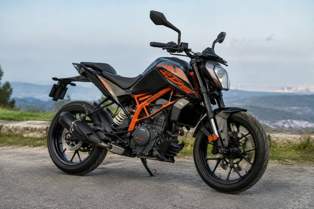 Quel est le poid de la KTM Duke 125 ?