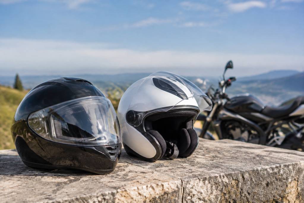 Homologation ECE : comprendre les normes des casques moto en France